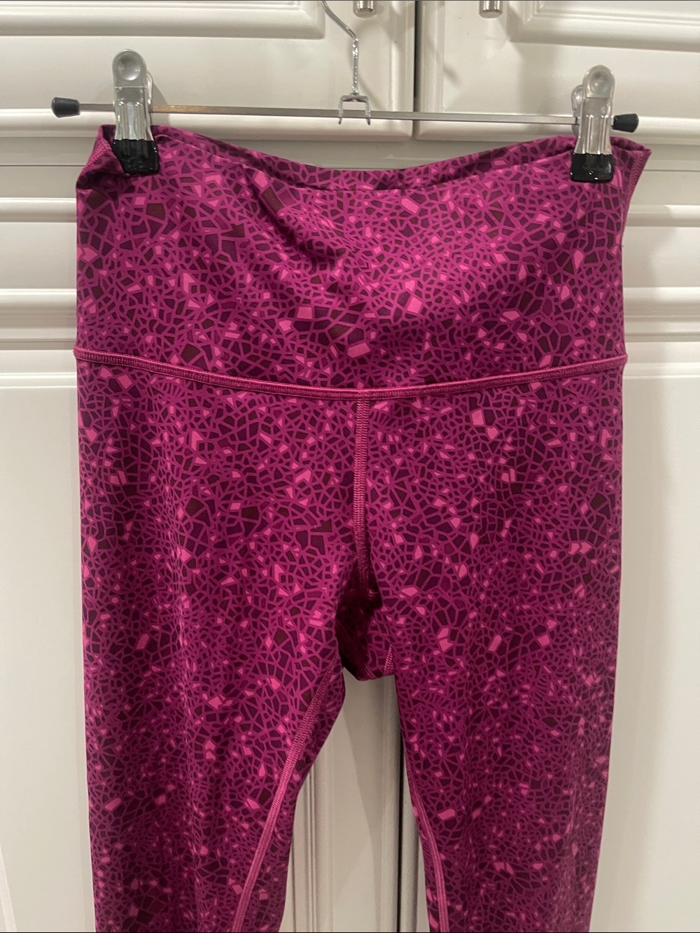 Lululemon High Times 7/8 Leggings Luxtreme
Paradise Geo Regal Plum size 6 - Picture 7 of 11